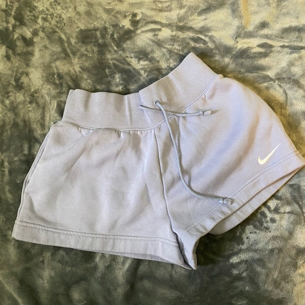 NIKE -PHOENIX FLEECE HIGH WAIST SHORT -PURPLE